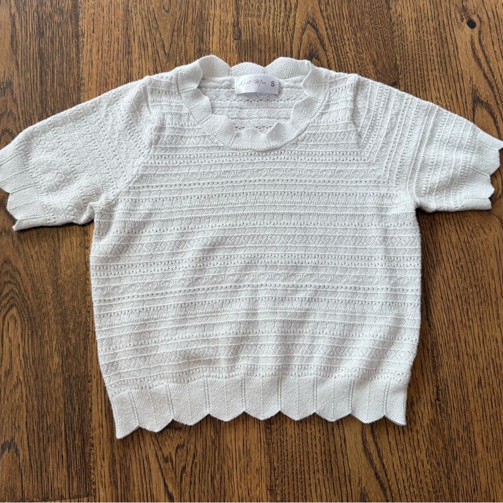 White pullover scalloped edge top with eyelets